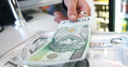 Jeśli płacąc gotówką odczuwasz lekkie kłucie? Naukowcy mają na to wyjaśnienie. Ciekawe wyniki badań