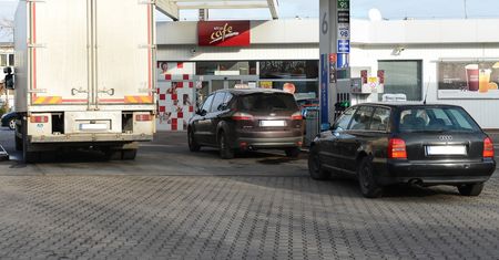 Ceny paliw. Platforma chce likwidacji opłaty emisyjnej