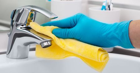 Żegnamy łazienkowe koszmary. Mistrzowskie patenty na porządki