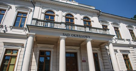 Dyrektor i kwestor wyprowadzili z uczelni 3 miliony zł. Jest wyrok w sprawie