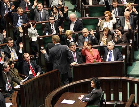 Awaria systemu głosowania w Sejmie: kancelaria wyjaśnia