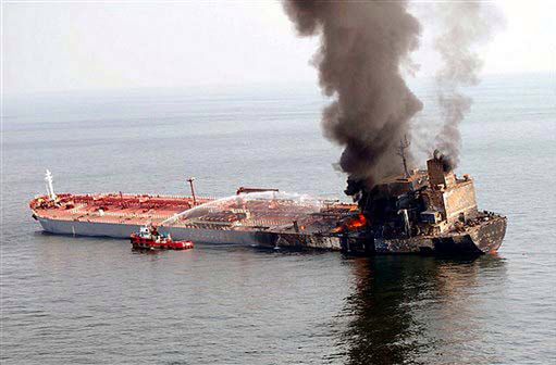 Zderzenie statków w cieśninie Malakka, płonie tankowiec