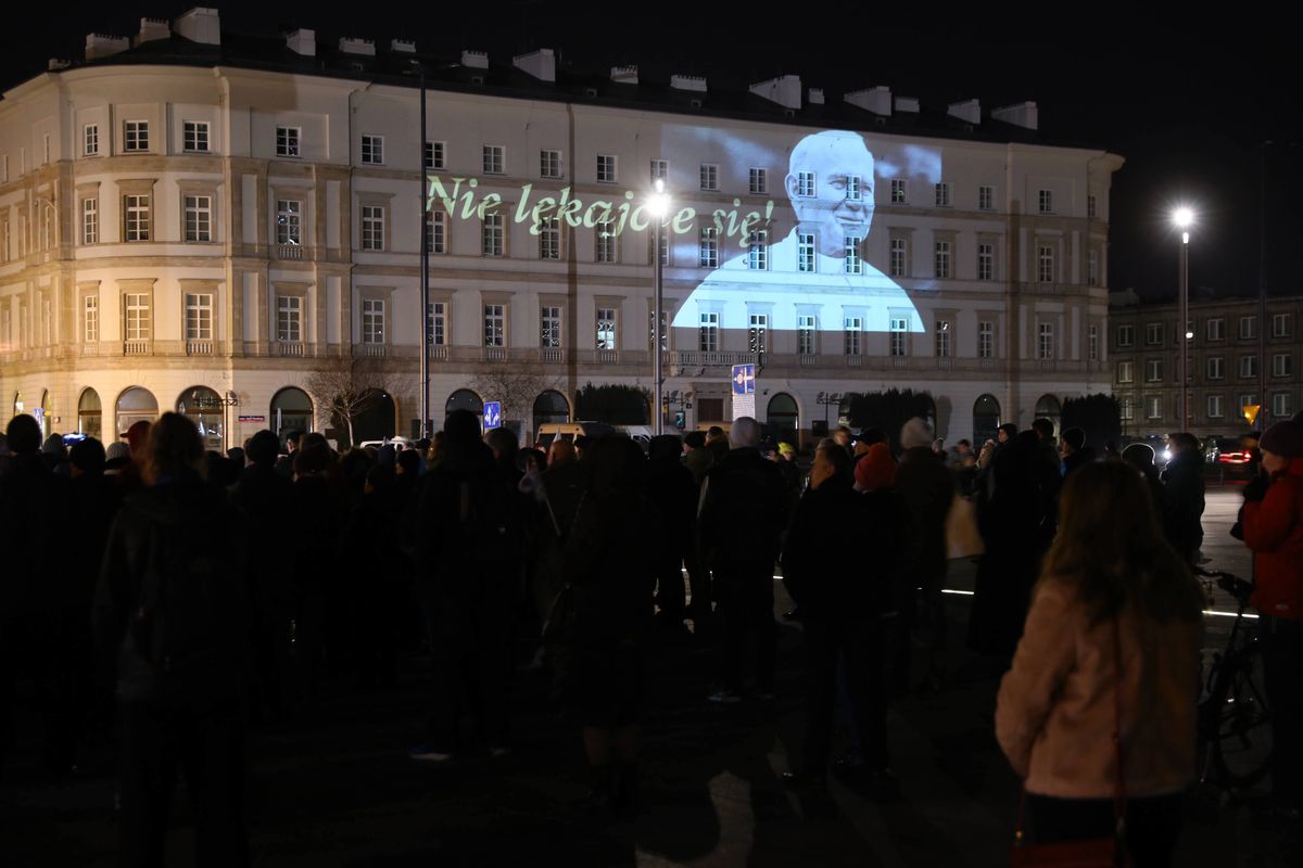 Polacy upamiętniają rocznicę śmierci Jana Pawła II. Czuwania w całej Polsce