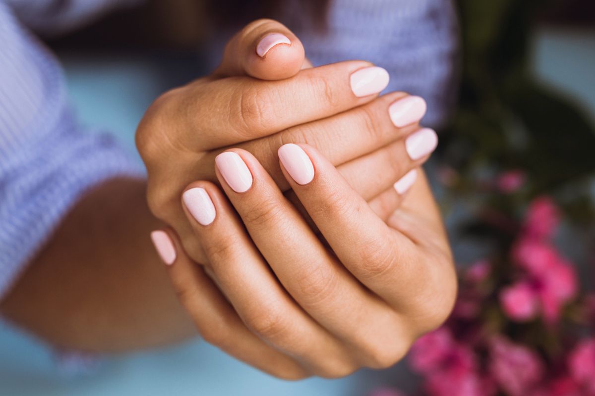 Jak jesień wpływa na skórę dłoni oraz jak się przed tym uchronić - poradnik