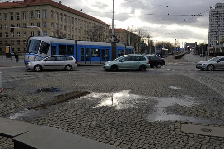 Wrocław: Wykolejenie tramwaju przy rondzie Reagana
