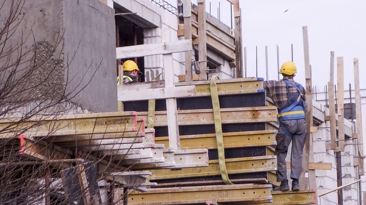 W sytuacji, gdy brakuje rąk do pracy, specjaliści w swoich dziedzinach mogą zarobić o wiele większe pieniądze.