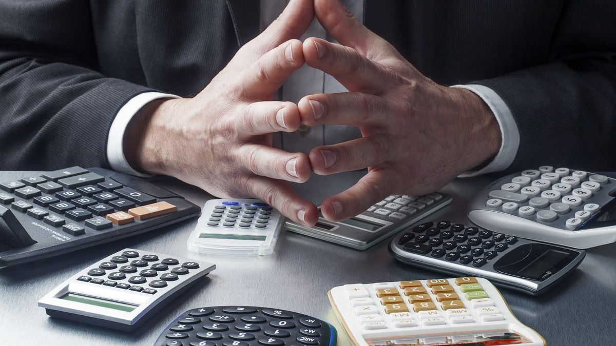 Przeliczanie netto na brutto pozwala określić wysokość kosztów ponoszonych przez pracodawcę