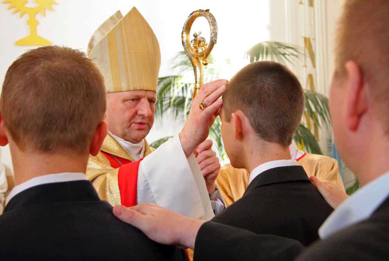 Kościół niczym porządny urząd. Dzieci dostają tabelkę i skalę ocen od proboszcza