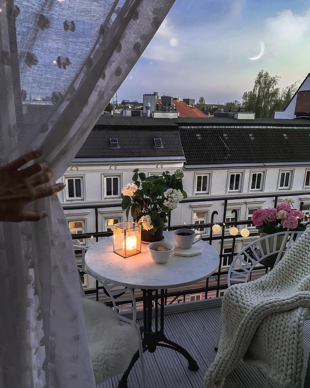 Oświetlenie na balkon. Wybierz rozwiązanie dla siebie