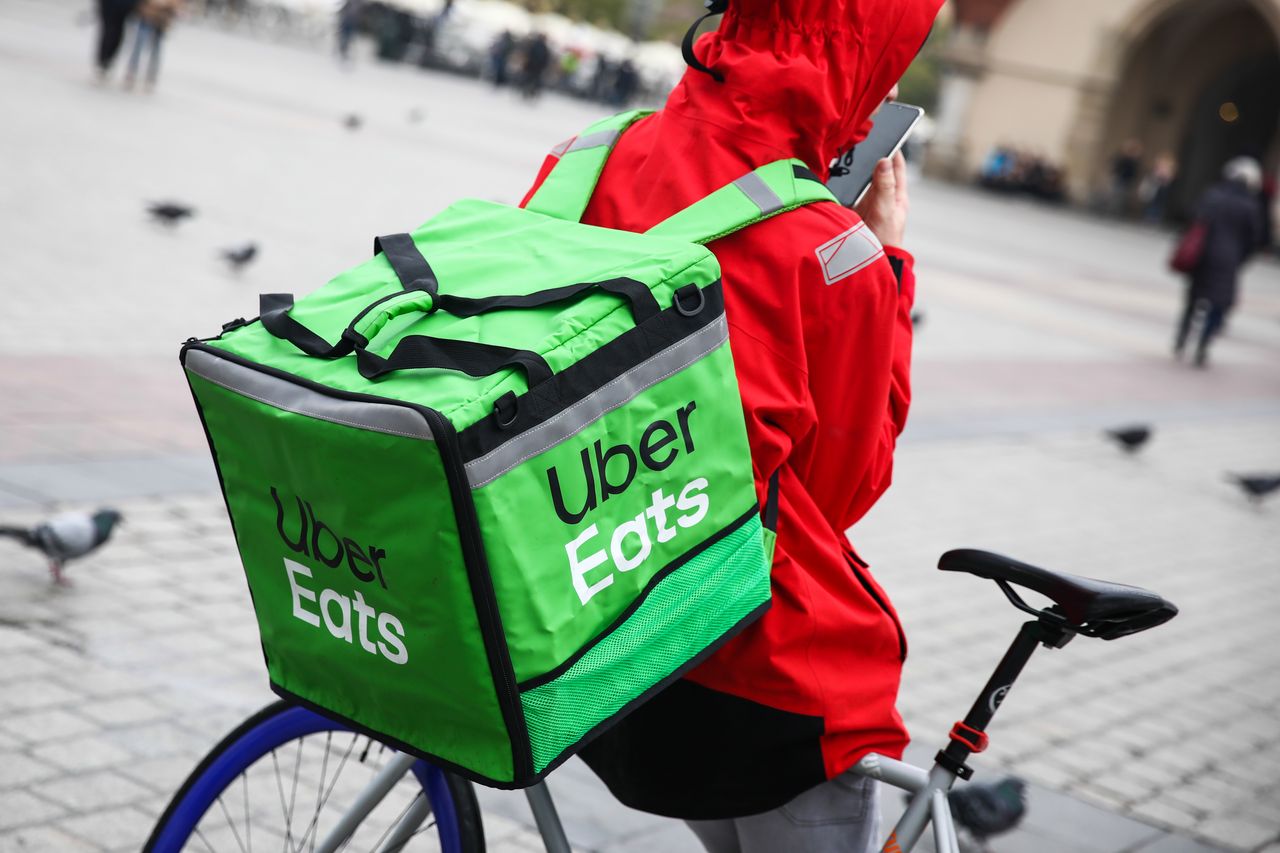 Uber Eats oferuje darmowe dostawy we wszystkich miastach