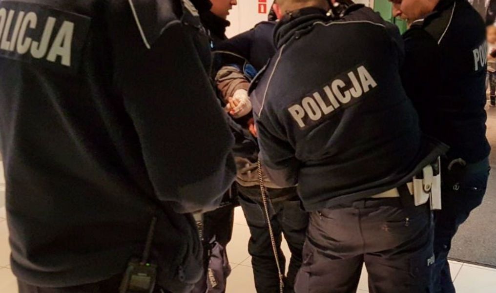 Policja zatrzymała 26-letniego napastnika