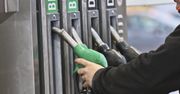 Polak za średnią krajową może kupić 851 litrów paliwa. Jak to wygląda w innych krajach?