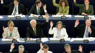 Eurodeputowani głosują ws. Turcji