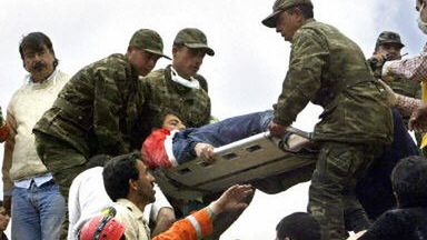 Akcja ratunkowa w gruzach internatu