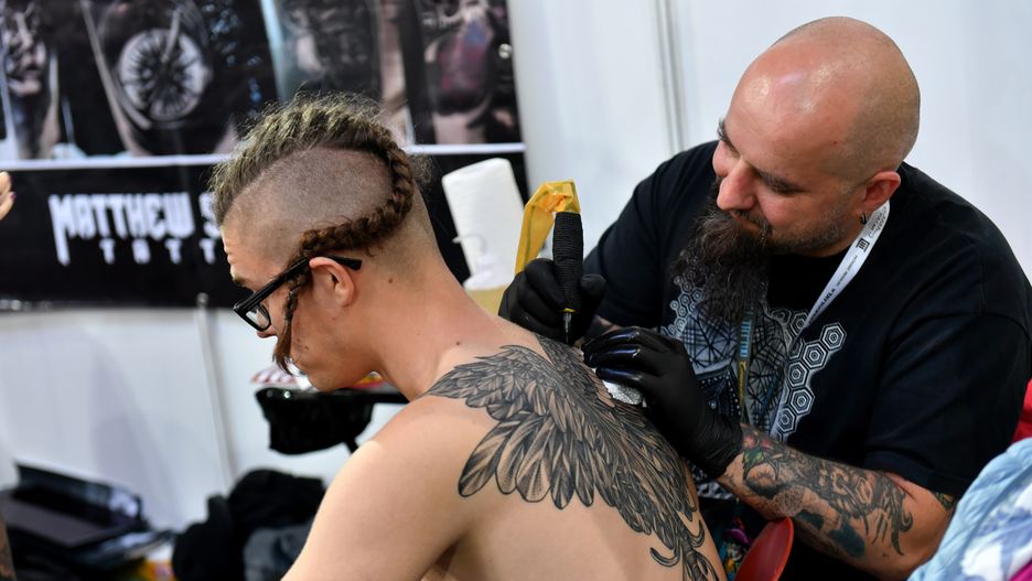 Z powodu koronawirusa odwołano European Tattoo Show 2020 [zdjęcie ilustracyjne]