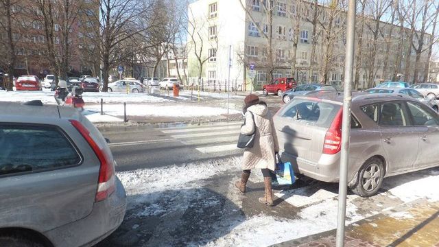 Blokada na koła za złe parkowanie 