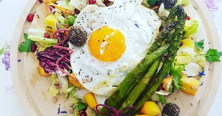 Food plating, czyli jak ciekawie podawać wiosenne jedzenie