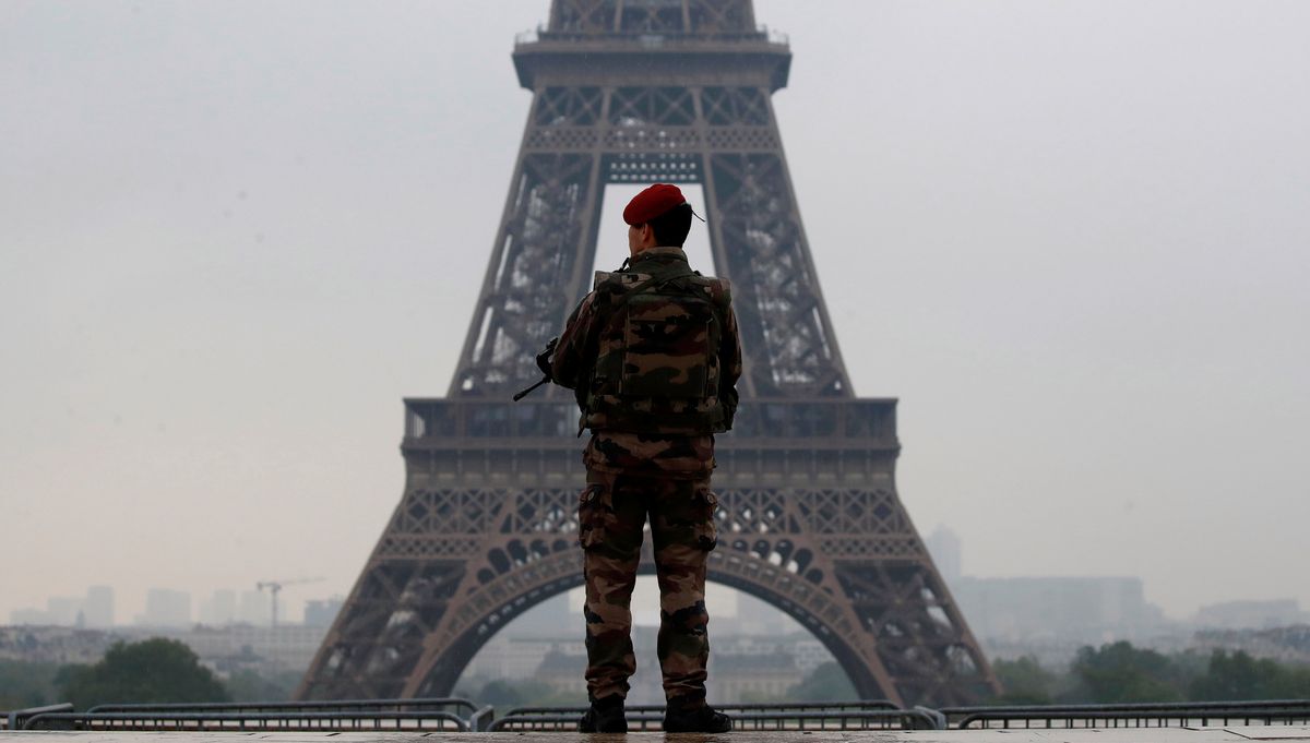 Zatrzymano islamskiego radykała niedaleko bazy wojskowej we Francji