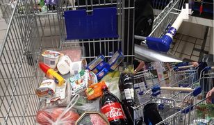 Boże Ciało, jeden dzień bez sklepów i się zaczęło. Pełne wózki i długie kolejki