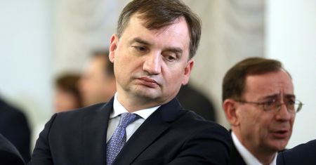 Sprawa "willi Kwaśniewskich" z zawieszeniu. Zbigniew Ziobro zwleka z decyzją