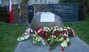 Pan Marcin miał na działce 4-tonowy głaz. Pewnego dnia kamień zniknął, ale odnalazł się jako pomnik