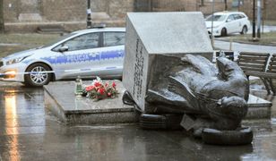 Oburzenie po zniszczeniu pomnika prałata