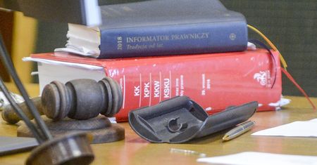 Prawnik dla każdego, kto oświadczy, że nie stać go na rynkowe stawki