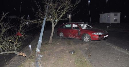 Kraśnik: groźny wypadek na skrzyżowaniu. Za kierownicą pijany 18-latek