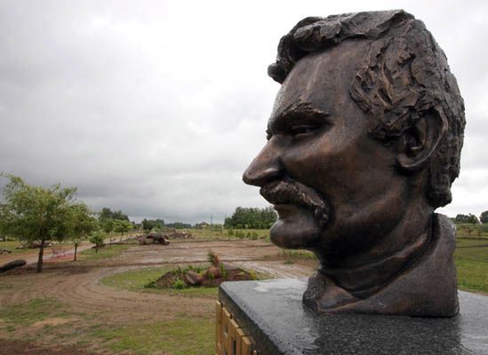 Stanął pierwszy w Polsce pomnik Lecha Wałęsy