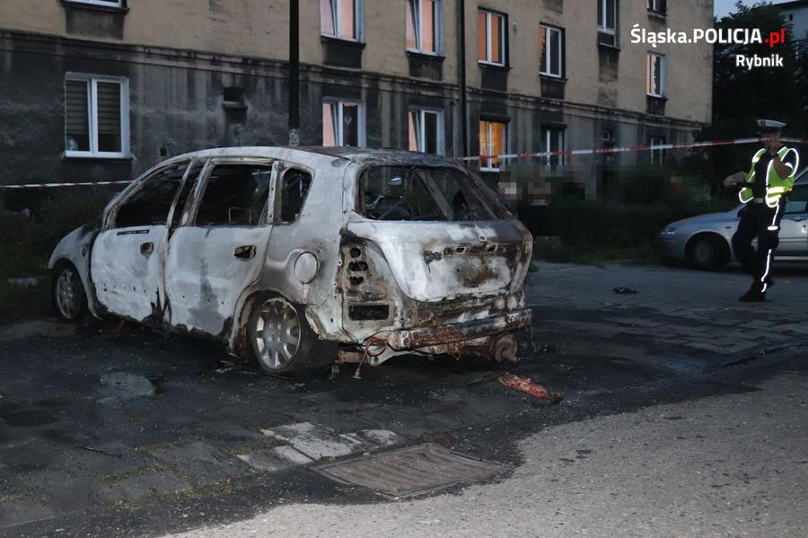 3-latek w płonącym aucie, a tłum kręci filmiki i robi zdjęcia. Teraz mogą trafić do więzienia