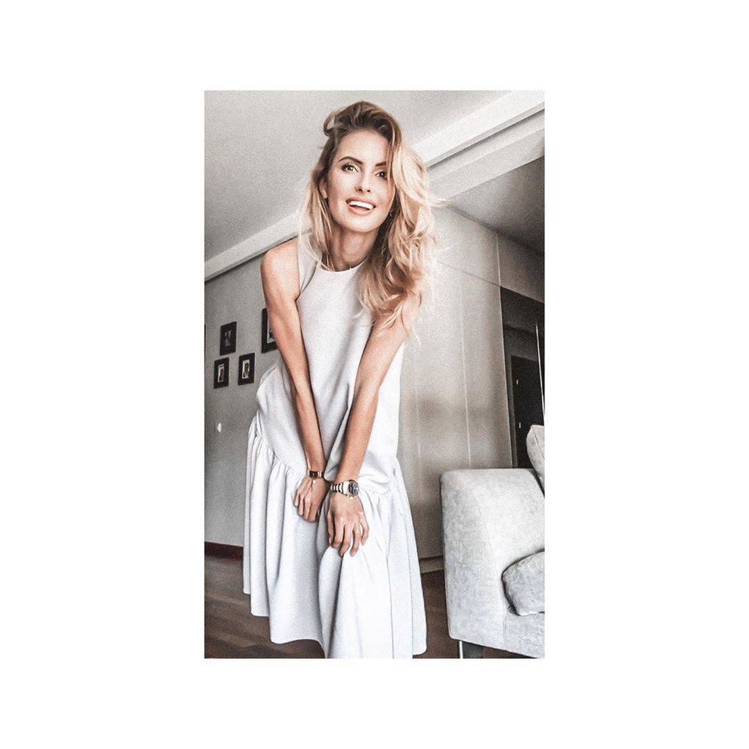 Dominika Grosicka w kreacji Loriini