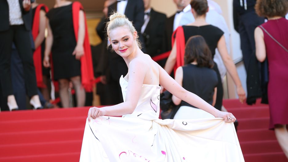 Aktorka zachwyciła elegancką suknią z trenem projektu Vivienne Westwood