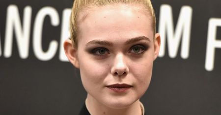 LOOK OF THE DAY: Elle Fanning w męskim wydaniu