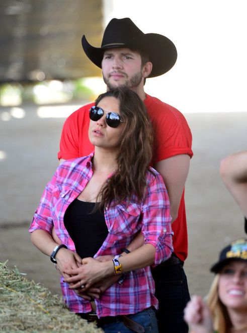 Ashton Kutcher, Mila Kunis 