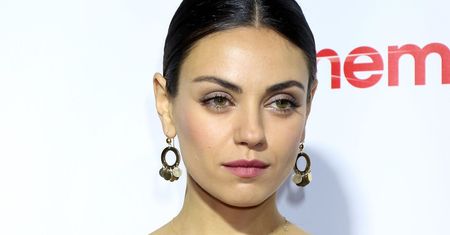 Mila Kunis w za ciasnej sukience