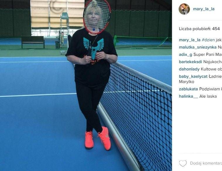 Maryla Rodowicz gra w tenisa