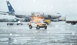 Atak zimy w Europie. 600 lotów odwołanych, wiele z i do Polski