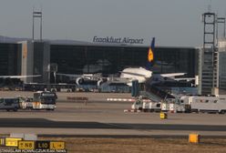 Kłopoty Boeinga lecącego do Warszawy. Awaryjne lądowanie