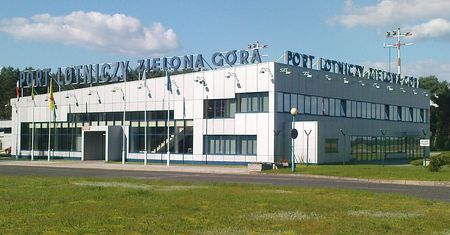 Lotnisko w Zielonej Górze wykorzystuje nagły wzrost pasażerów. Planuje uruchomić więcej połączeń