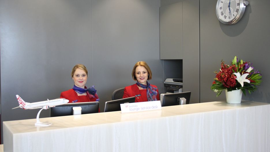 Jedna ze stewardes linii Virgin Australia zaśpiewała na lotnisku w Melbourne kolędę