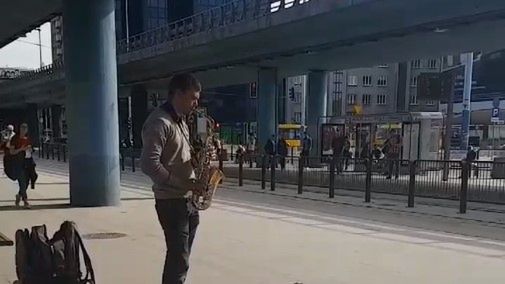 Ktokolwiek widział, ktokolwiek wie - Kasia wierzy w odnalezienie saksofonisty dzięki sile rażenia mediów społecznościowych