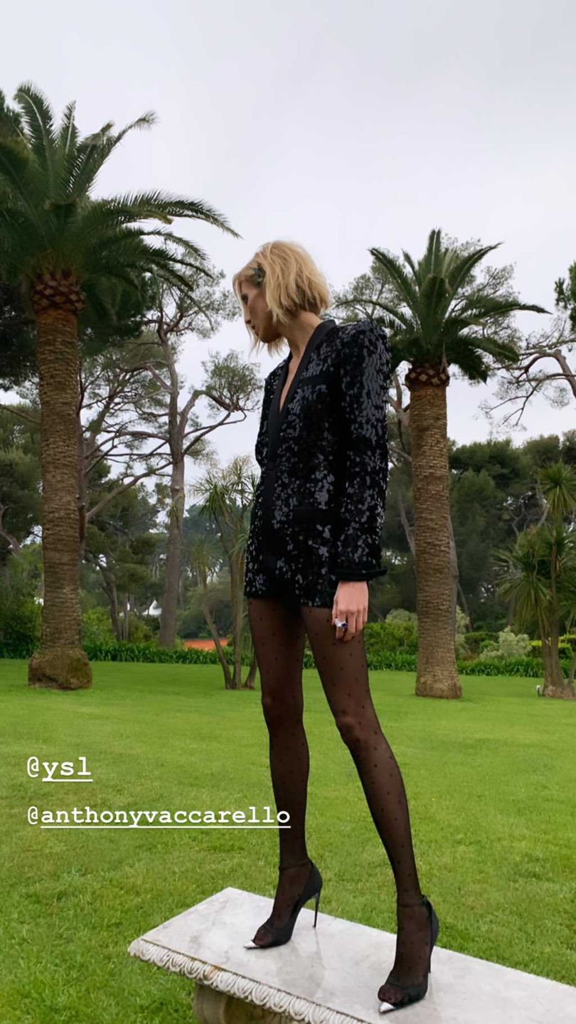 Anja Rubik - przed imprezą Vanity Fair, Cannes 2019