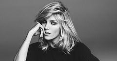 Anja Rubik projektuje i pozuje dla Giuseppe Zanotti