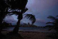 "Maria" pustoszy Puerto Rico. Brak prądu, rzeki zalewają ulice