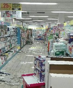 W Biedronce dosłownie odrywał się sufit. Tak wyglądał sklep po przejściu nawałnicy