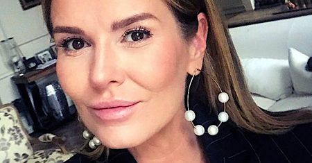 Hanna Lis pokazała swój luksusowy salon! Na pierwszym planie są jej zgrabne nogi i czadowe buty z sieciówki! "Jest MOC!"