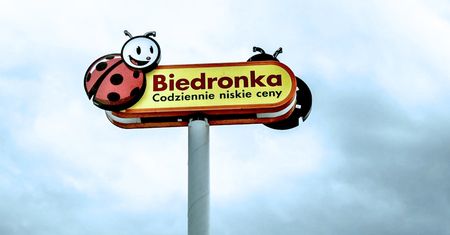 Światowy hit Instagrama do kupienia w Biedronce. Idealny do zabaw nad wodą
