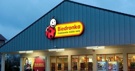Całodobowe Biedronki i Biedronkobus. Dyskont szykuje się na wakacje