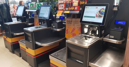 Roboty zabiorą pracę. Pracownicy handlu boją się o stanowiska