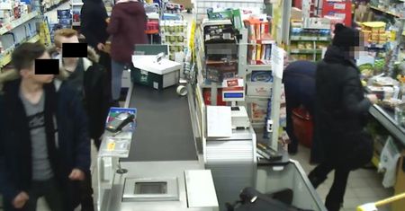 To oni podpalili Biedronkę. Przyszli na policję z rodzicami